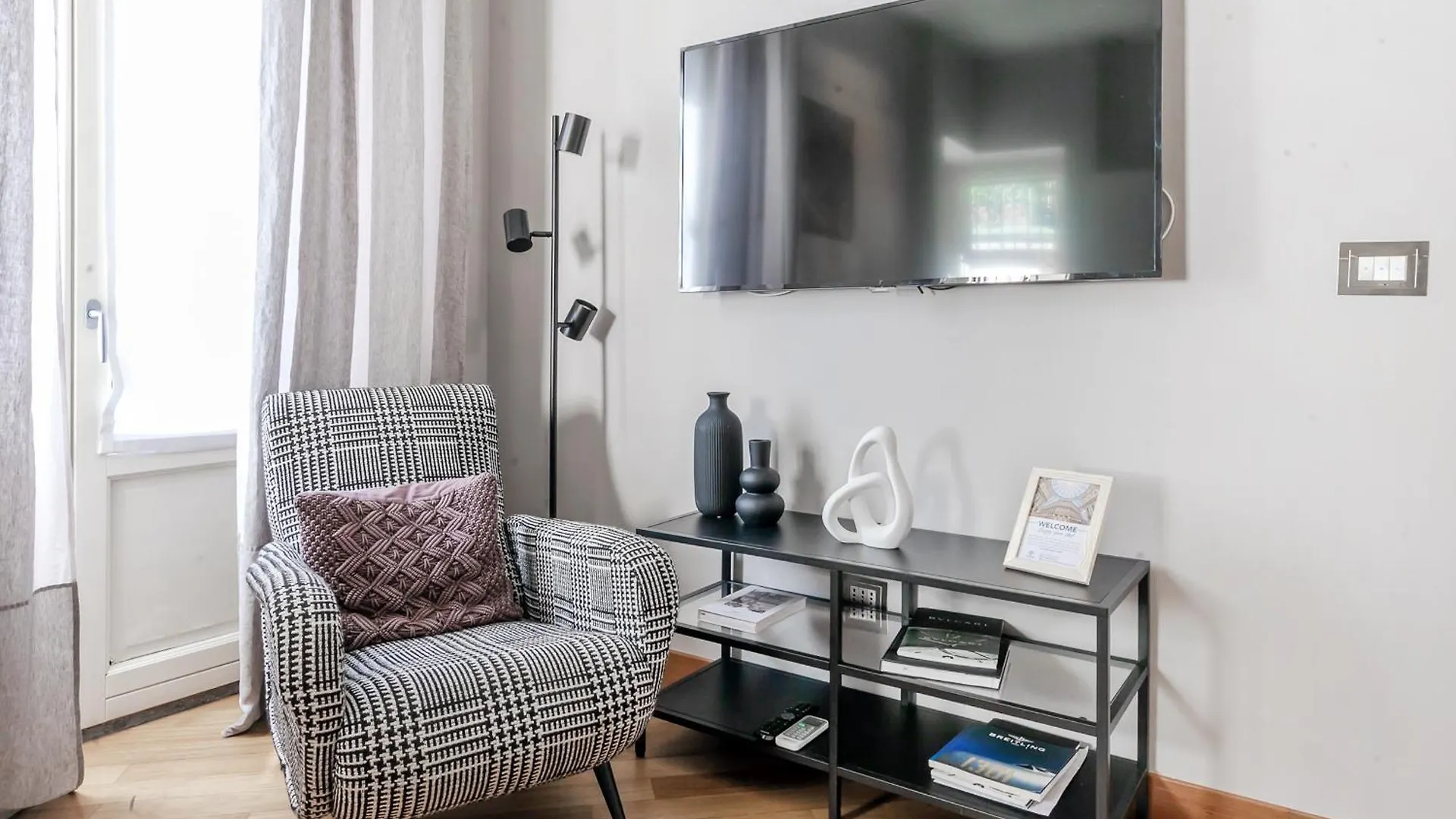 San Babila Executive Suite - Discover The Historic Centre Of Milano 0*, Milan Italy
