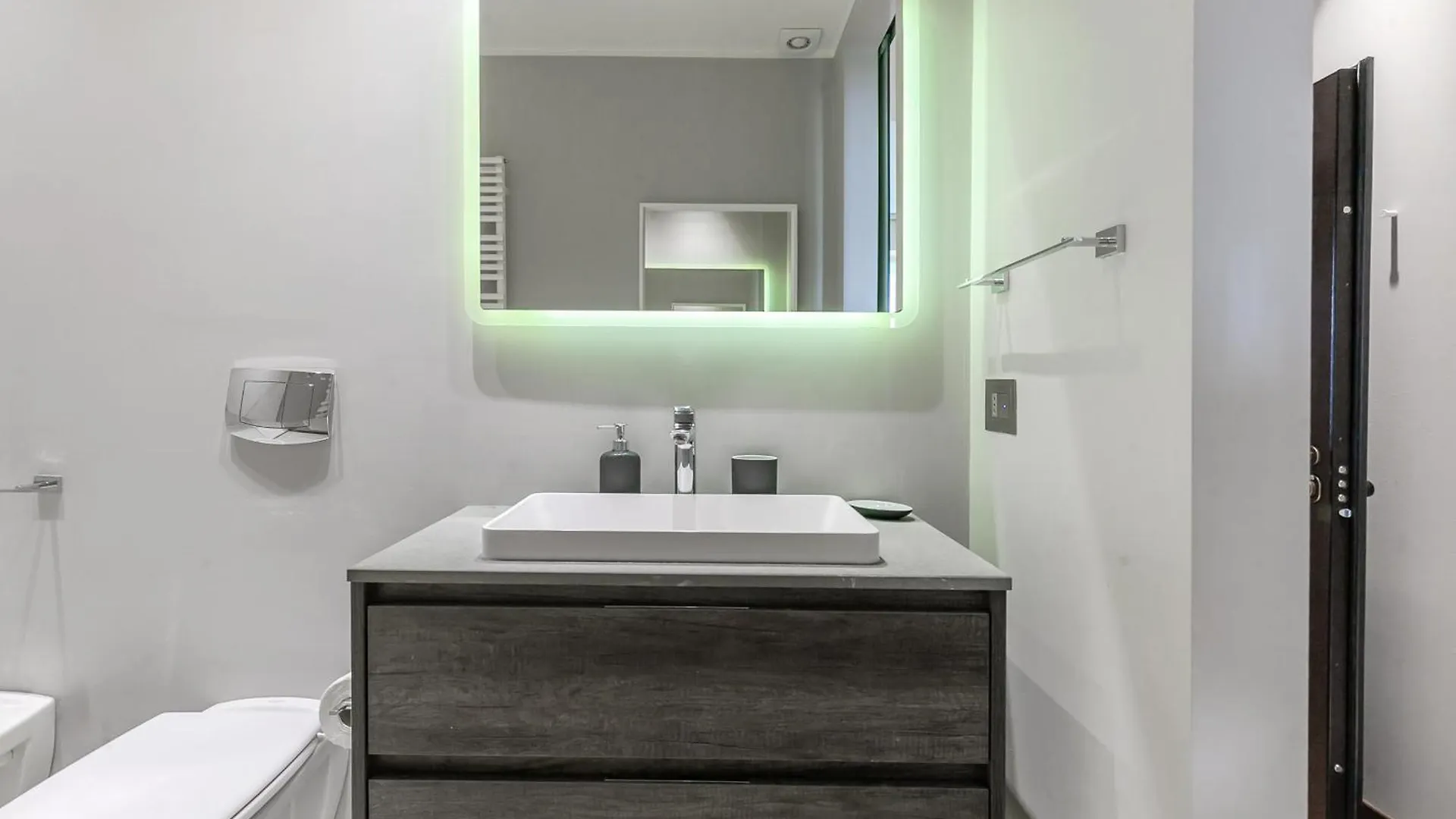 아파트 San Babila Executive Suite - Discover The Historic Centre Of Milano