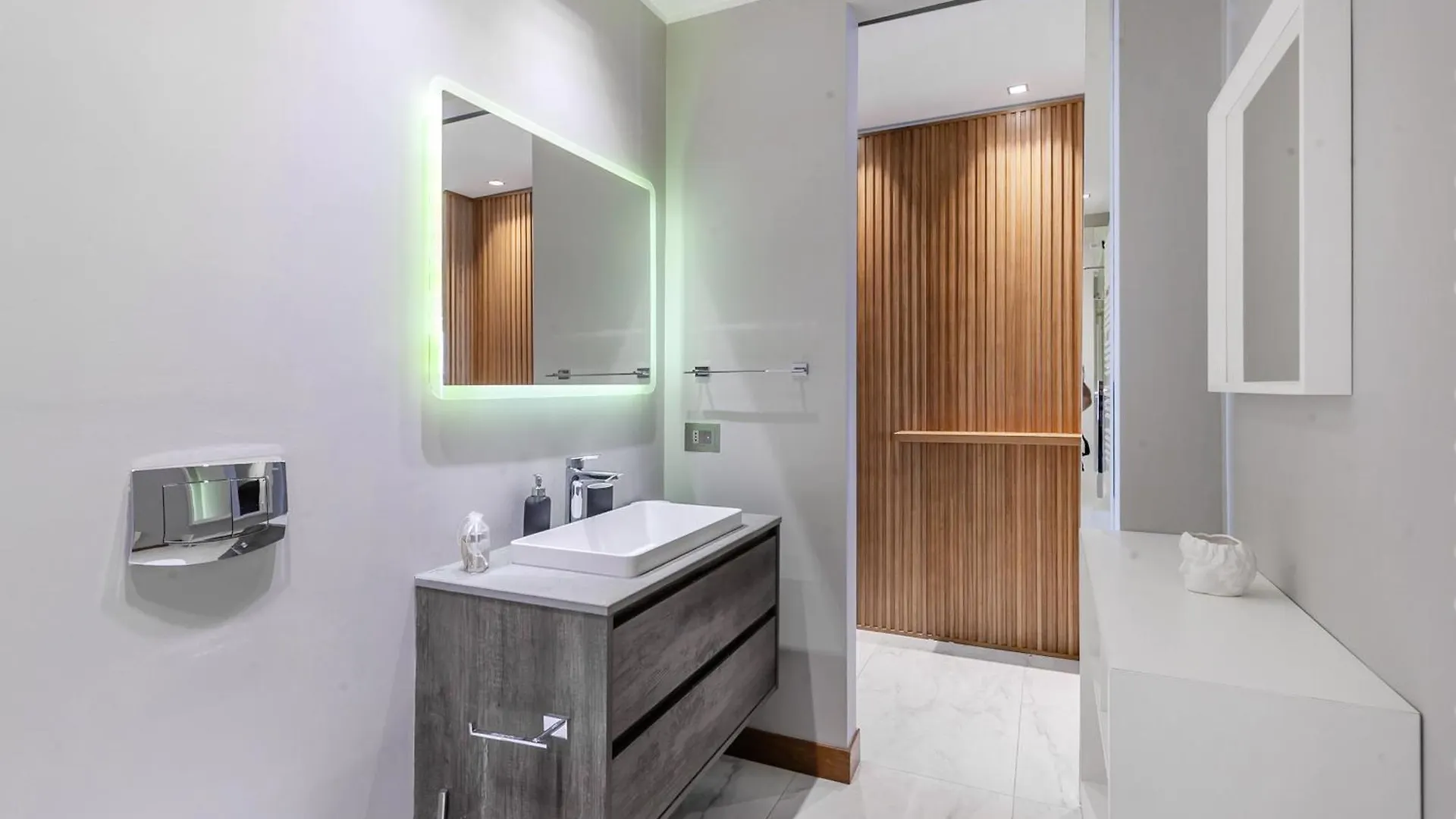 아파트 San Babila Executive Suite - Discover The Historic Centre Of Milano